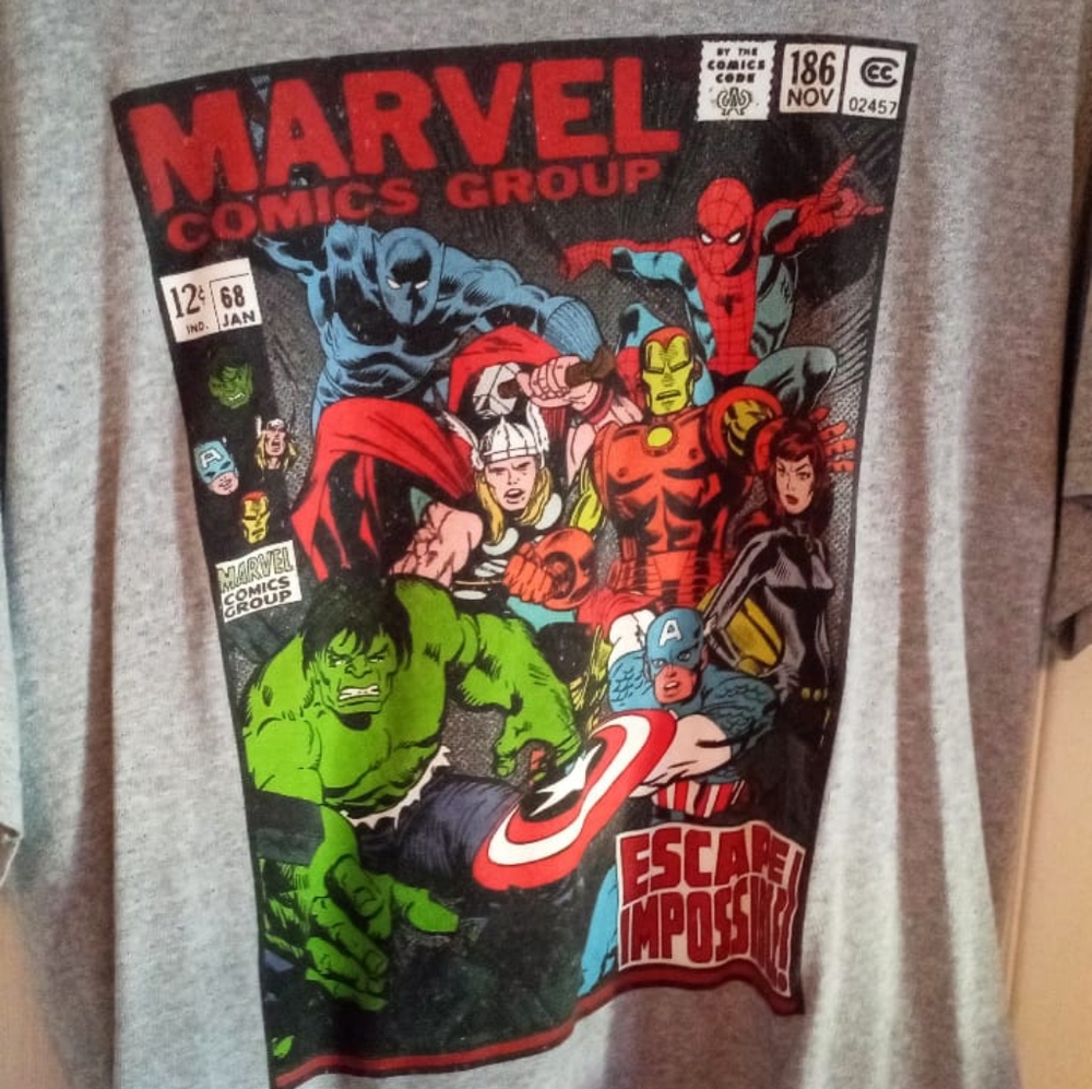 MARVEL COMICS GROUP T-SHIRT